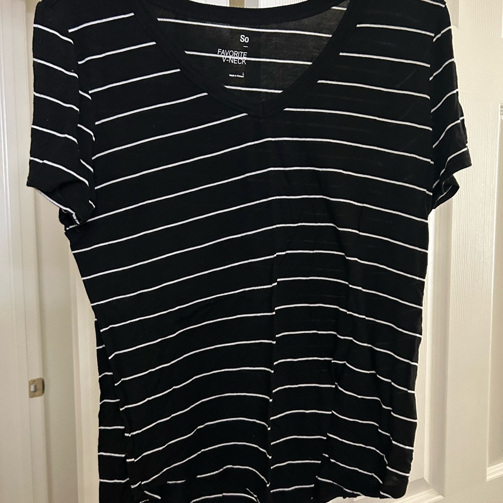 V-Neck top